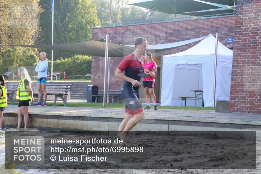 08.09.2024 - Stadtparktriathlon Luisa Fischer http://msf.ph/oto/6995898 08.09.2024 08:47:18 Schwimmen 39, 44, 55 meine-sportfotos.de