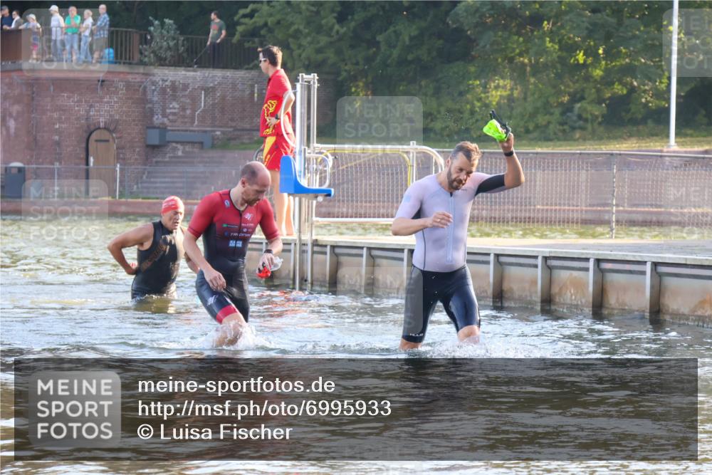 08.09.2024 - Stadtparktriathlon Luisa Fischer http://msf.ph/oto/6995933 08.09.2024 08:47:37 Schwimmen 18, 31 meine-sportfotos.de