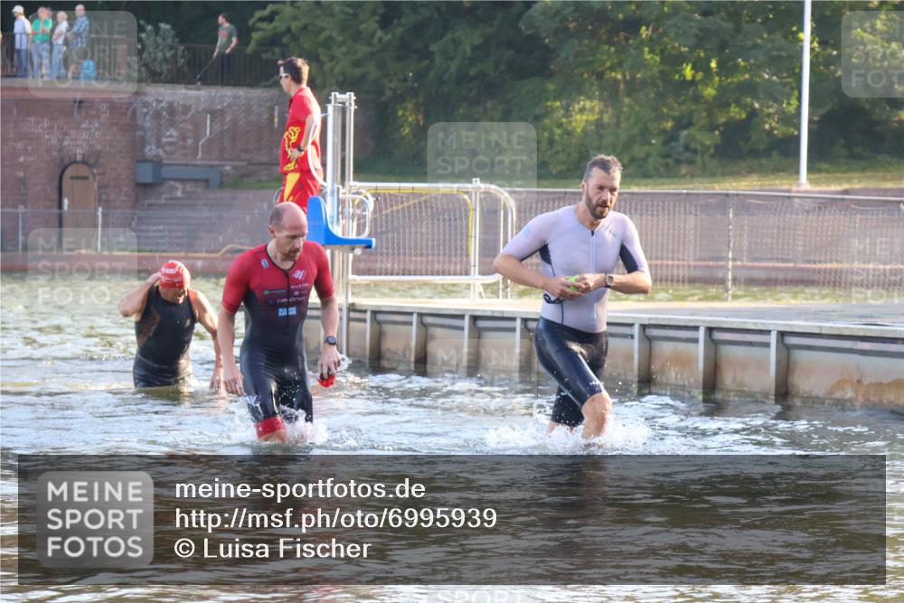 08.09.2024 - Stadtparktriathlon Luisa Fischer http://msf.ph/oto/6995939 08.09.2024 08:47:37 Schwimmen 18, 31 meine-sportfotos.de