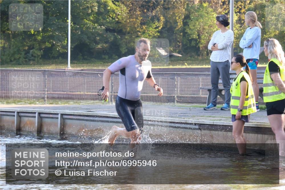 08.09.2024 - Stadtparktriathlon Luisa Fischer http://msf.ph/oto/6995946 08.09.2024 08:47:39 Schwimmen 18, 30, 31 meine-sportfotos.de