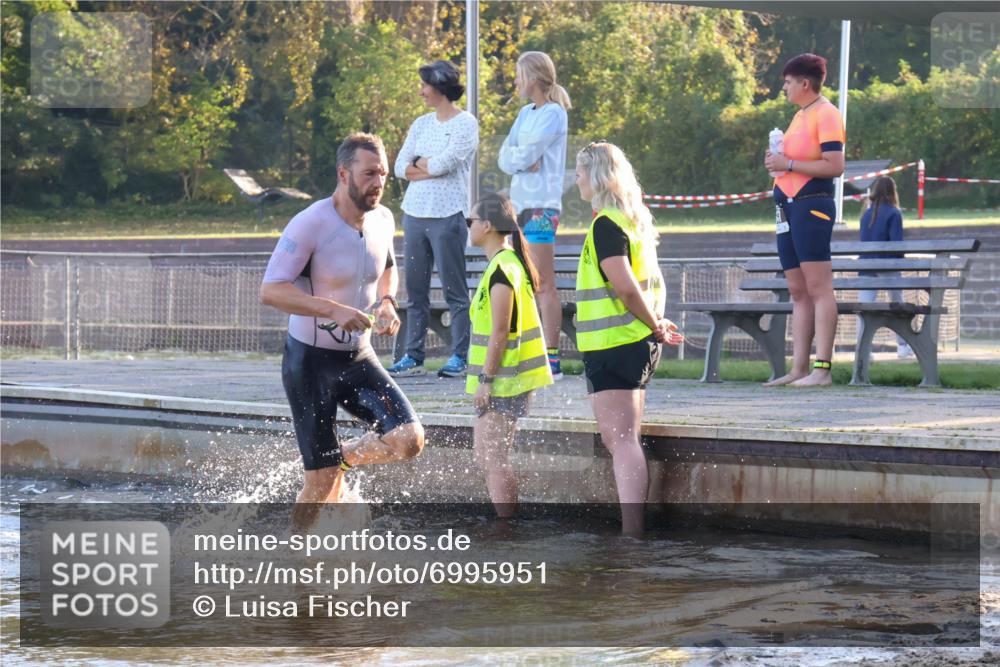 08.09.2024 - Stadtparktriathlon Luisa Fischer http://msf.ph/oto/6995951 08.09.2024 08:47:39 Schwimmen 18, 30, 31 meine-sportfotos.de