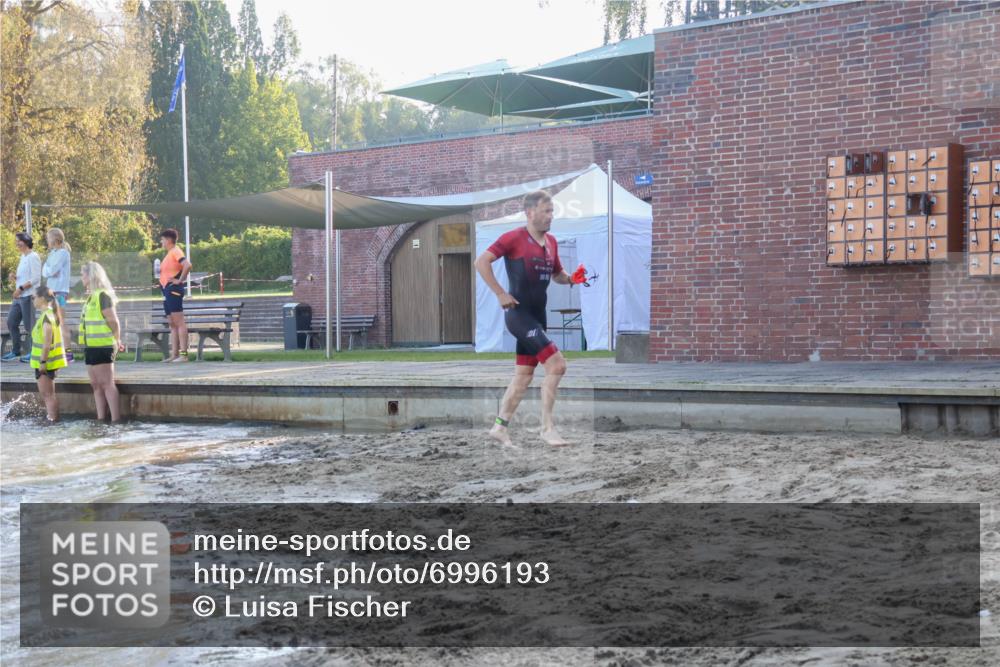 08.09.2024 - Stadtparktriathlon Luisa Fischer http://msf.ph/oto/6996193 08.09.2024 08:48:09 Schwimmen 15, 24, 27, 37, 40, 46, 57, 58, 60, 64, 66, 67, 82 meine-sportfotos.de