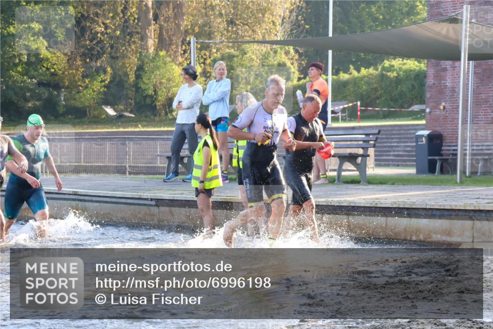 08.09.2024 - Stadtparktriathlon Luisa Fischer http://msf.ph/oto/6996198 08.09.2024 08:48:11 Schwimmen 15, 24, 27, 37, 40, 46, 57, 58, 60, 64, 82 meine-sportfotos.de