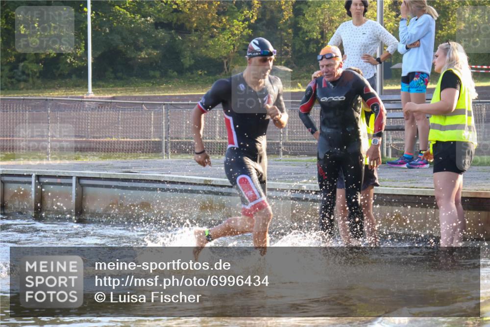 08.09.2024 - Stadtparktriathlon Luisa Fischer http://msf.ph/oto/6996434 08.09.2024 08:49:13 Schwimmen 88 meine-sportfotos.de