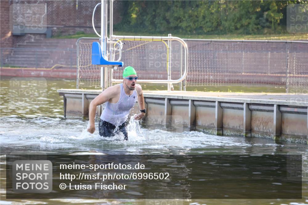 08.09.2024 - Stadtparktriathlon Luisa Fischer http://msf.ph/oto/6996502 08.09.2024 08:57:09 Schwimmen 114, 122 meine-sportfotos.de