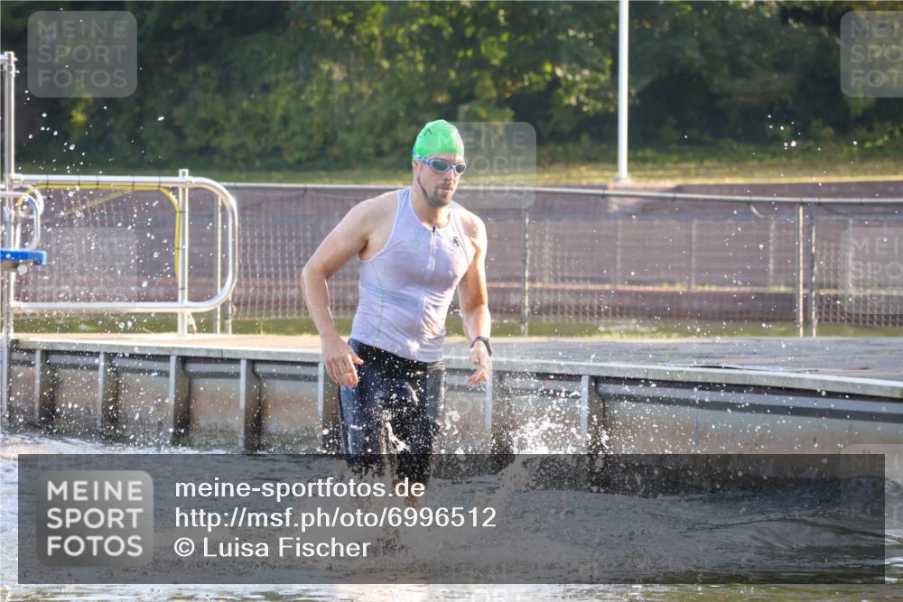 08.09.2024 - Stadtparktriathlon Luisa Fischer http://msf.ph/oto/6996512 08.09.2024 08:57:12 Schwimmen 114, 122 meine-sportfotos.de
