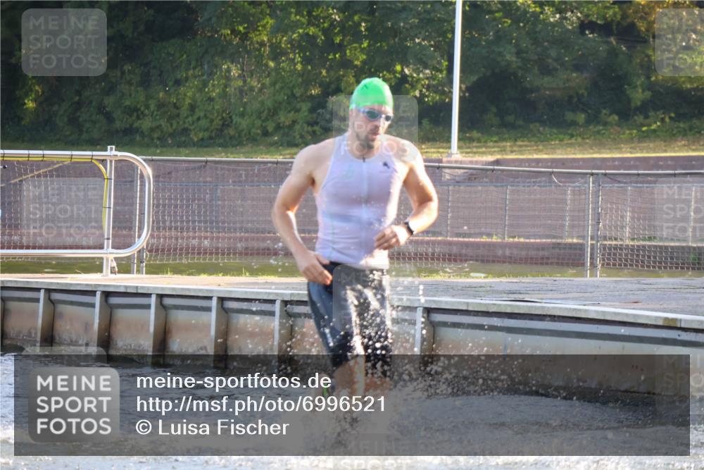 08.09.2024 - Stadtparktriathlon Luisa Fischer http://msf.ph/oto/6996521 08.09.2024 08:57:13 Schwimmen 114, 122 meine-sportfotos.de