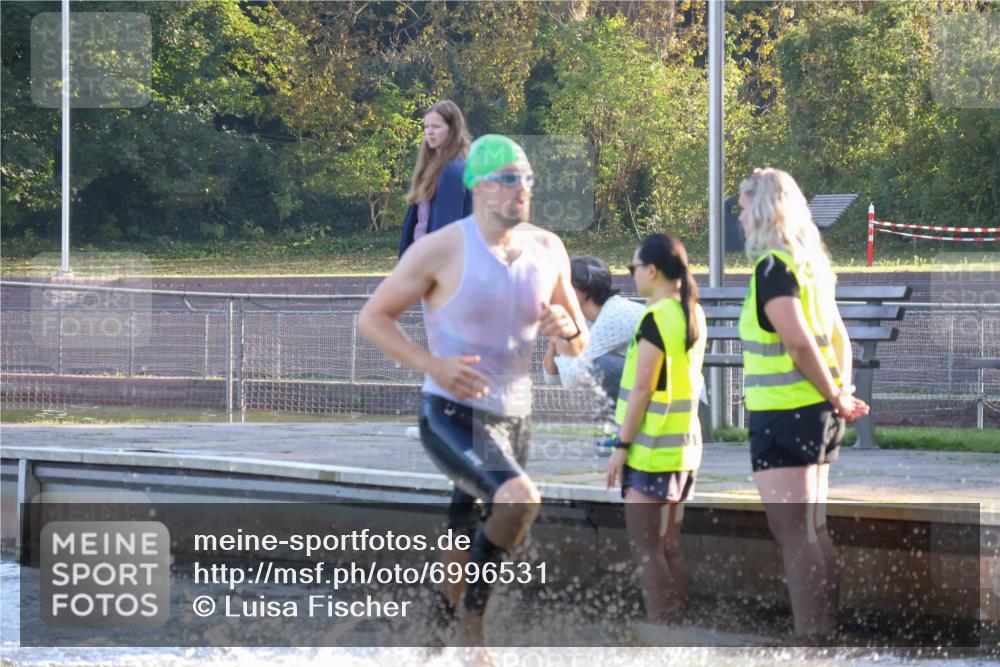 08.09.2024 - Stadtparktriathlon Luisa Fischer http://msf.ph/oto/6996531 08.09.2024 08:57:14 Schwimmen 114, 122 meine-sportfotos.de
