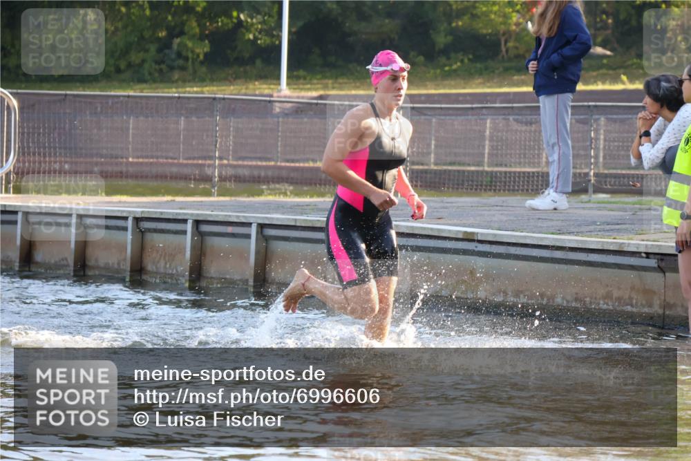 08.09.2024 - Stadtparktriathlon Luisa Fischer http://msf.ph/oto/6996606 08.09.2024 08:57:26 Schwimmen 99, 106, 126 meine-sportfotos.de