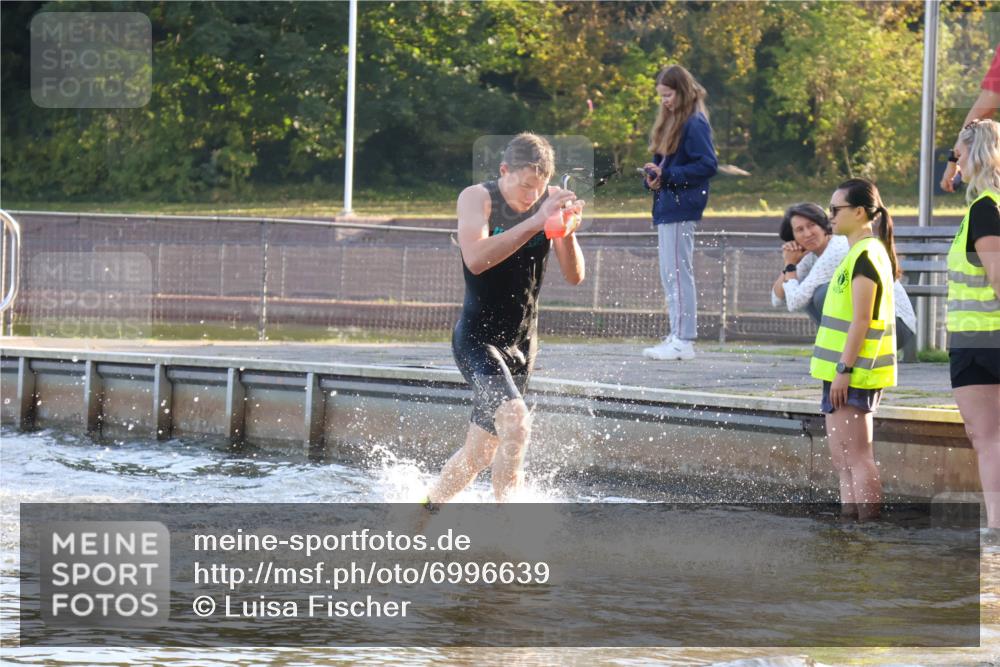 08.09.2024 - Stadtparktriathlon Luisa Fischer http://msf.ph/oto/6996639 08.09.2024 08:57:32 Schwimmen 99, 106, 126 meine-sportfotos.de