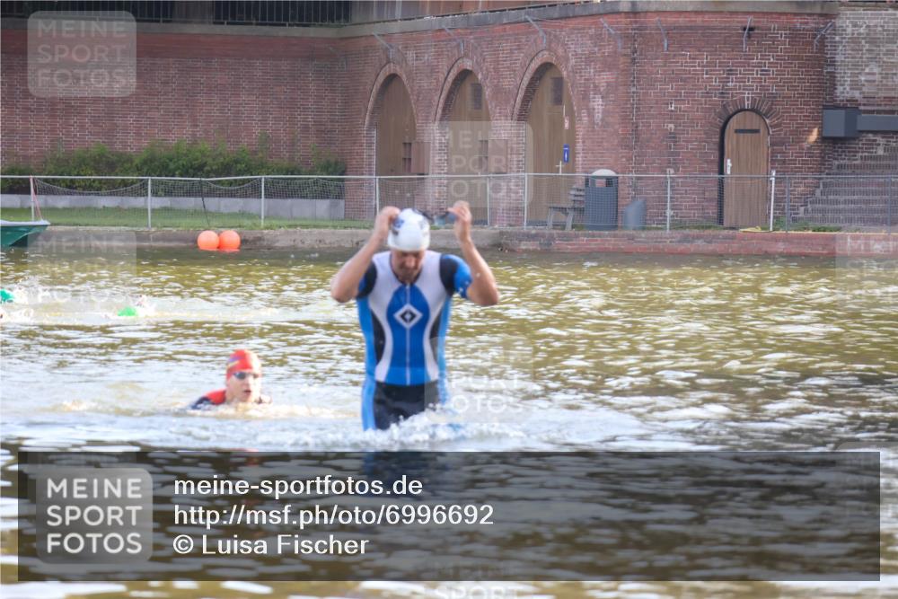 08.09.2024 - Stadtparktriathlon Luisa Fischer http://msf.ph/oto/6996692 08.09.2024 08:58:01 Schwimmen 102 meine-sportfotos.de