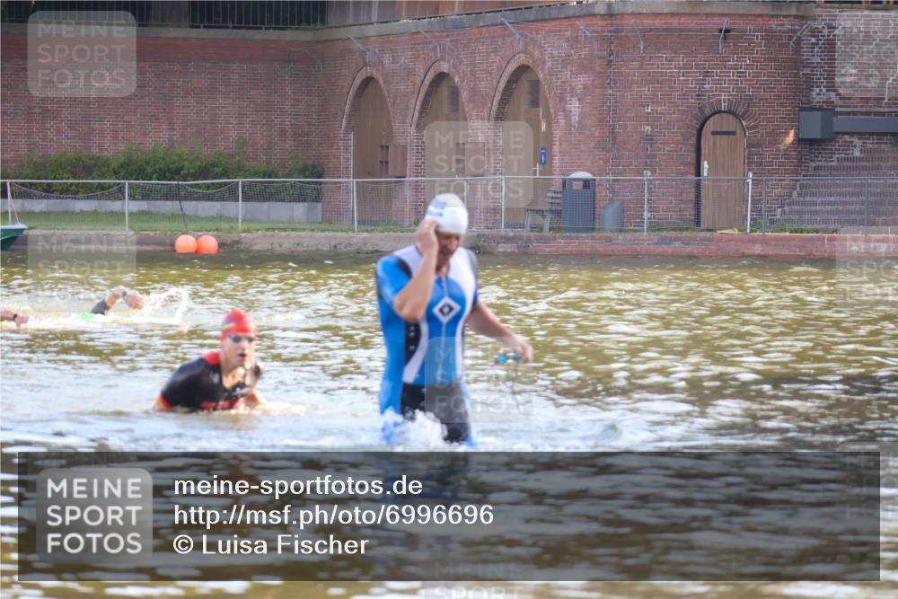 08.09.2024 - Stadtparktriathlon Luisa Fischer http://msf.ph/oto/6996696 08.09.2024 08:58:02 Schwimmen 102 meine-sportfotos.de