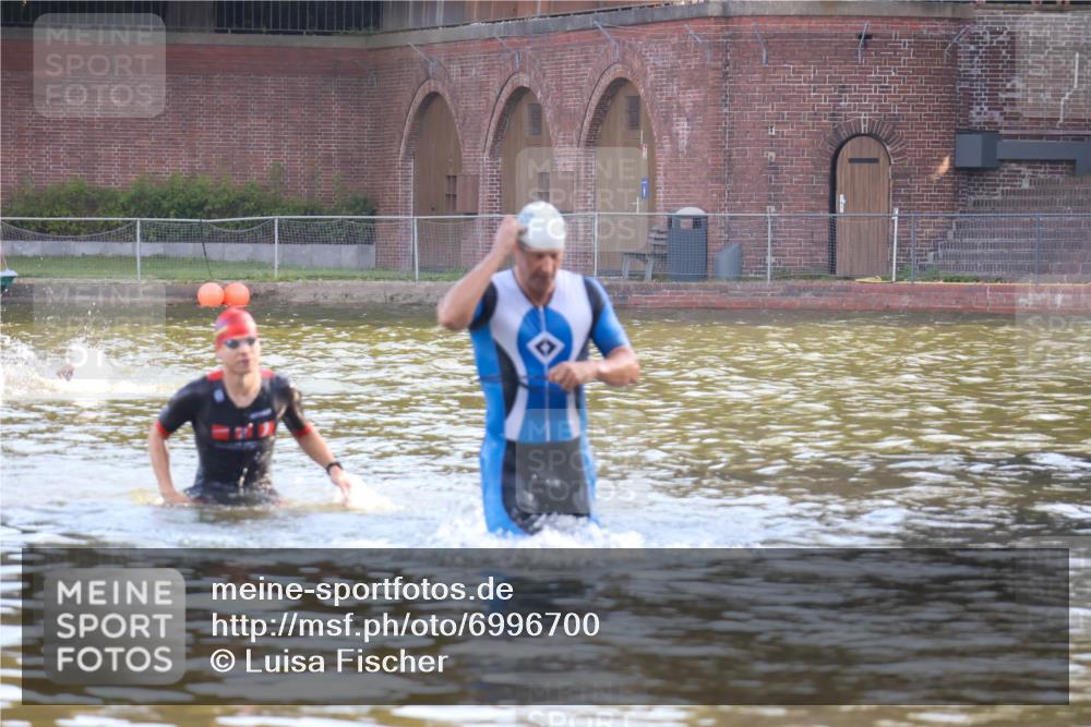 08.09.2024 - Stadtparktriathlon Luisa Fischer http://msf.ph/oto/6996700 08.09.2024 08:58:02 Schwimmen 102 meine-sportfotos.de