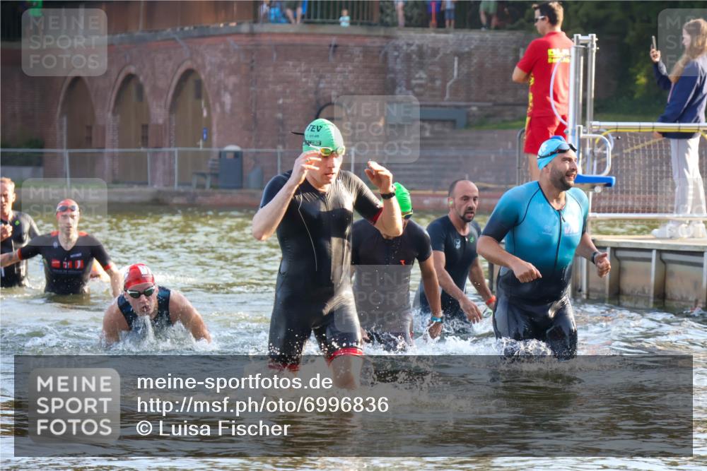 08.09.2024 - Stadtparktriathlon Luisa Fischer http://msf.ph/oto/6996836 08.09.2024 08:58:28 Schwimmen 90, 105, 108, 123, 125 meine-sportfotos.de