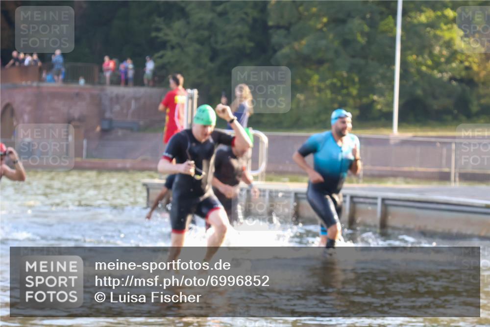08.09.2024 - Stadtparktriathlon Luisa Fischer http://msf.ph/oto/6996852 08.09.2024 08:58:30 Schwimmen 90, 91, 92, 105, 108, 123, 125 meine-sportfotos.de