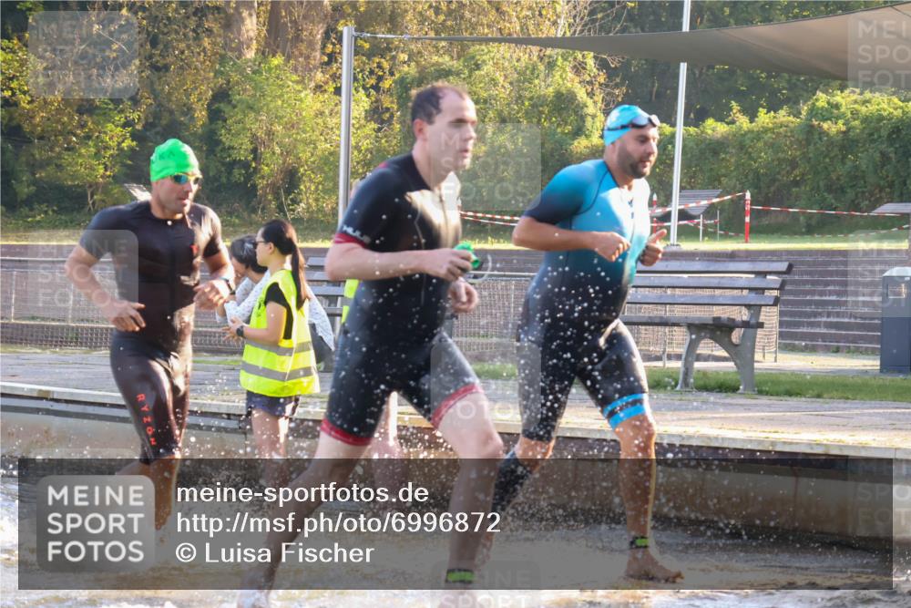 08.09.2024 - Stadtparktriathlon Luisa Fischer http://msf.ph/oto/6996872 08.09.2024 08:58:33 Schwimmen 90, 91, 92, 105, 108, 112, 120, 123, 125 meine-sportfotos.de