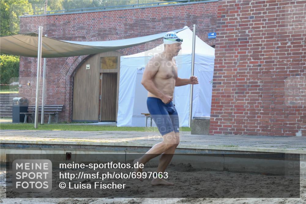 08.09.2024 - Stadtparktriathlon Luisa Fischer http://msf.ph/oto/6997063 08.09.2024 08:59:03 Schwimmen 104 meine-sportfotos.de