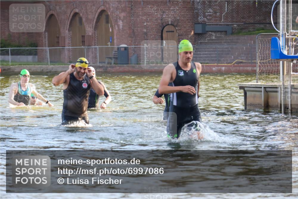 08.09.2024 - Stadtparktriathlon Luisa Fischer http://msf.ph/oto/6997086 08.09.2024 08:59:08 Schwimmen 94, 97, 104 meine-sportfotos.de