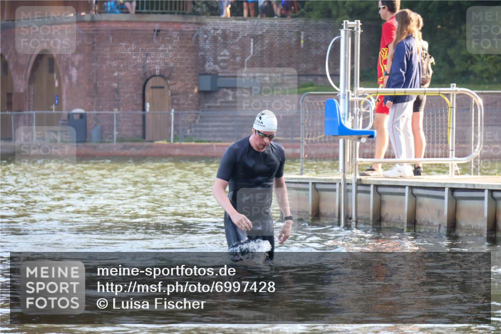 08.09.2024 - Stadtparktriathlon Luisa Fischer http://msf.ph/oto/6997428 08.09.2024 09:00:14 Schwimmen 111 meine-sportfotos.de