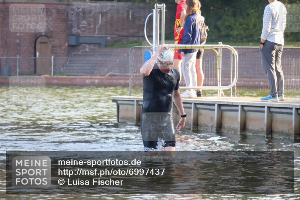 08.09.2024 - Stadtparktriathlon Luisa Fischer http://msf.ph/oto/6997437 08.09.2024 09:00:16 Schwimmen 111 meine-sportfotos.de