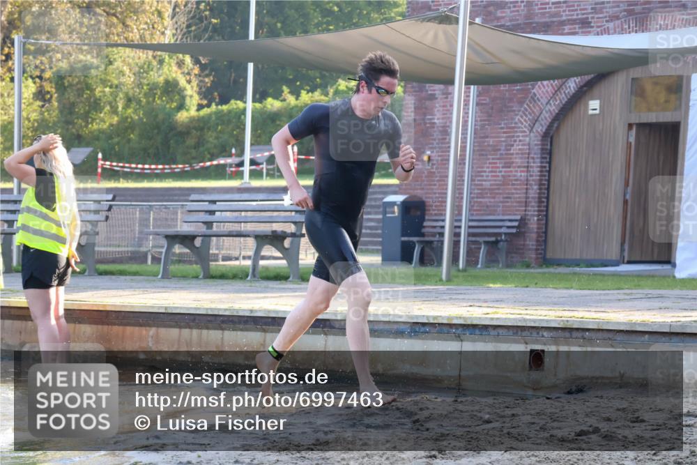 08.09.2024 - Stadtparktriathlon Luisa Fischer http://msf.ph/oto/6997463 08.09.2024 09:00:22 Schwimmen 111 meine-sportfotos.de