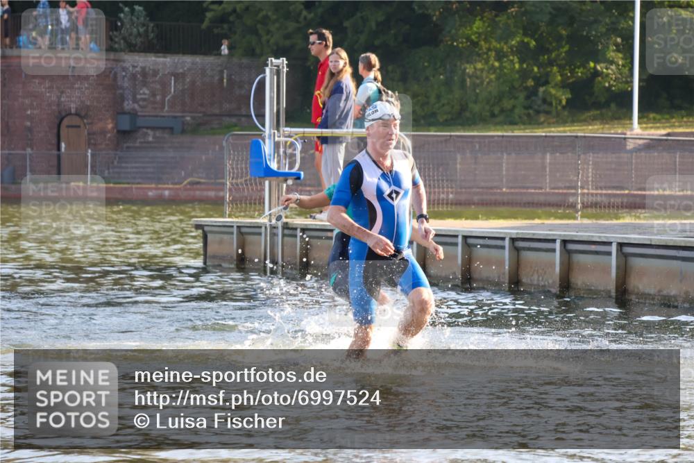 08.09.2024 - Stadtparktriathlon Luisa Fischer http://msf.ph/oto/6997524 08.09.2024 09:02:41 Schwimmen 100, 101, 103 meine-sportfotos.de