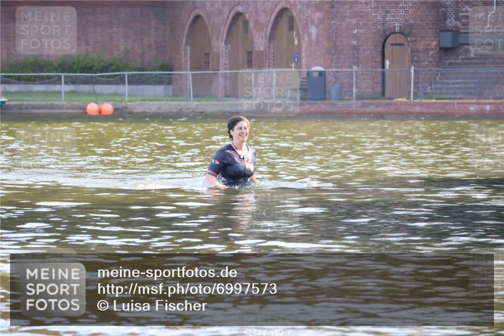 08.09.2024 - Stadtparktriathlon Luisa Fischer http://msf.ph/oto/6997573 08.09.2024 09:03:22 Schwimmen  meine-sportfotos.de