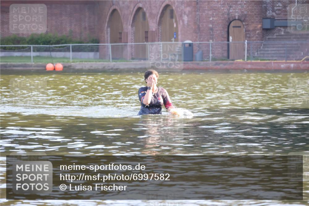 08.09.2024 - Stadtparktriathlon Luisa Fischer http://msf.ph/oto/6997582 08.09.2024 09:03:23 Schwimmen  meine-sportfotos.de