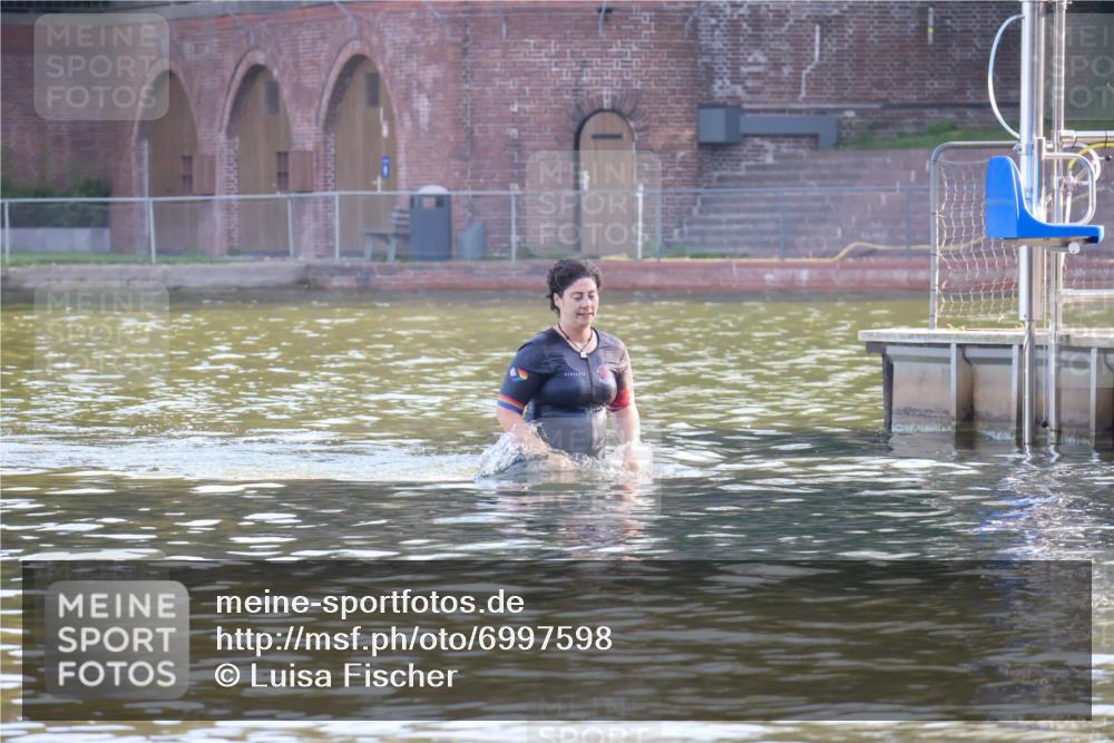 08.09.2024 - Stadtparktriathlon Luisa Fischer http://msf.ph/oto/6997598 08.09.2024 09:03:26 Schwimmen  meine-sportfotos.de