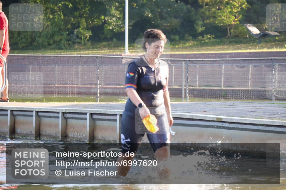 08.09.2024 - Stadtparktriathlon Luisa Fischer http://msf.ph/oto/6997620 08.09.2024 09:03:37 Schwimmen 95 meine-sportfotos.de