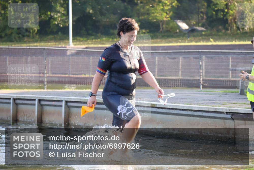 08.09.2024 - Stadtparktriathlon Luisa Fischer http://msf.ph/oto/6997626 08.09.2024 09:03:37 Schwimmen 95 meine-sportfotos.de