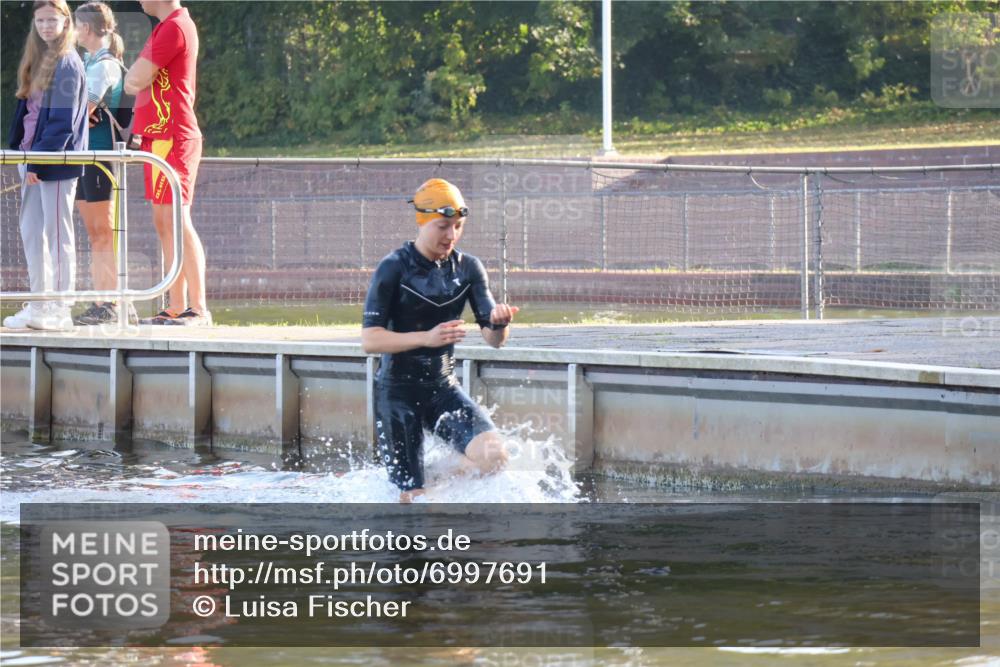 08.09.2024 - Stadtparktriathlon Luisa Fischer http://msf.ph/oto/6997691 08.09.2024 09:04:59 Schwimmen 131 meine-sportfotos.de