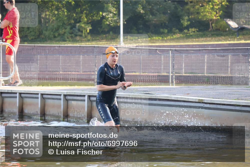 08.09.2024 - Stadtparktriathlon Luisa Fischer http://msf.ph/oto/6997696 08.09.2024 09:05:00 Schwimmen 131 meine-sportfotos.de