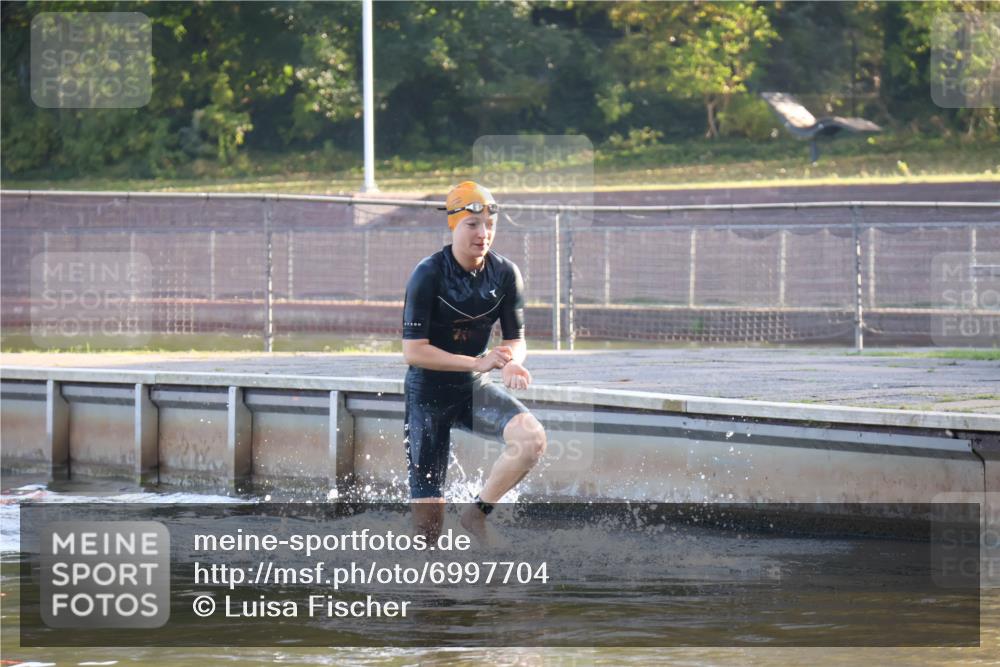 08.09.2024 - Stadtparktriathlon Luisa Fischer http://msf.ph/oto/6997704 08.09.2024 09:05:00 Schwimmen 131 meine-sportfotos.de