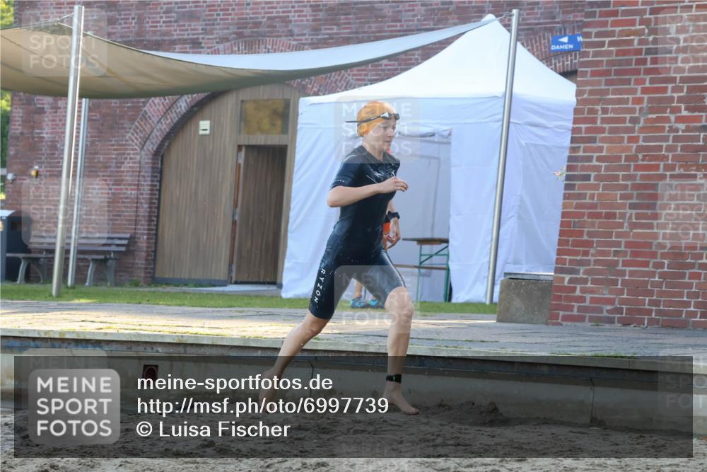 08.09.2024 - Stadtparktriathlon Luisa Fischer http://msf.ph/oto/6997739 08.09.2024 09:05:04 Schwimmen 131 meine-sportfotos.de