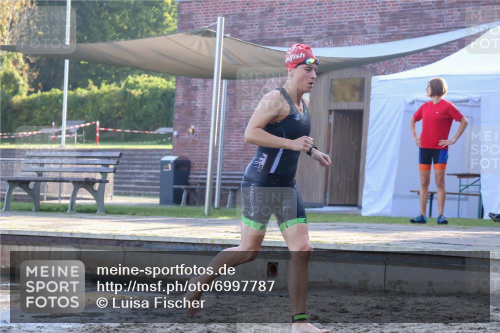 08.09.2024 - Stadtparktriathlon Luisa Fischer http://msf.ph/oto/6997787 08.09.2024 09:05:24 Schwimmen 133 meine-sportfotos.de