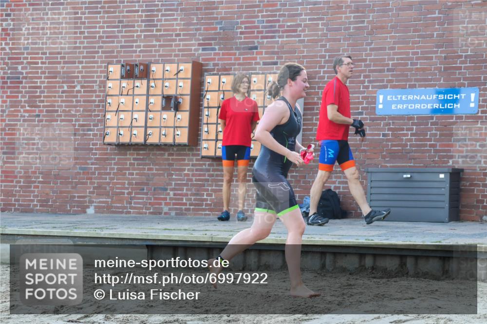 08.09.2024 - Stadtparktriathlon Luisa Fischer http://msf.ph/oto/6997922 08.09.2024 09:06:00 Schwimmen 154, 167 meine-sportfotos.de