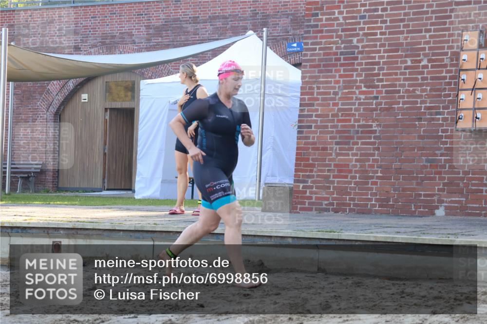08.09.2024 - Stadtparktriathlon Luisa Fischer http://msf.ph/oto/6998856 08.09.2024 09:10:09 Schwimmen 179 meine-sportfotos.de