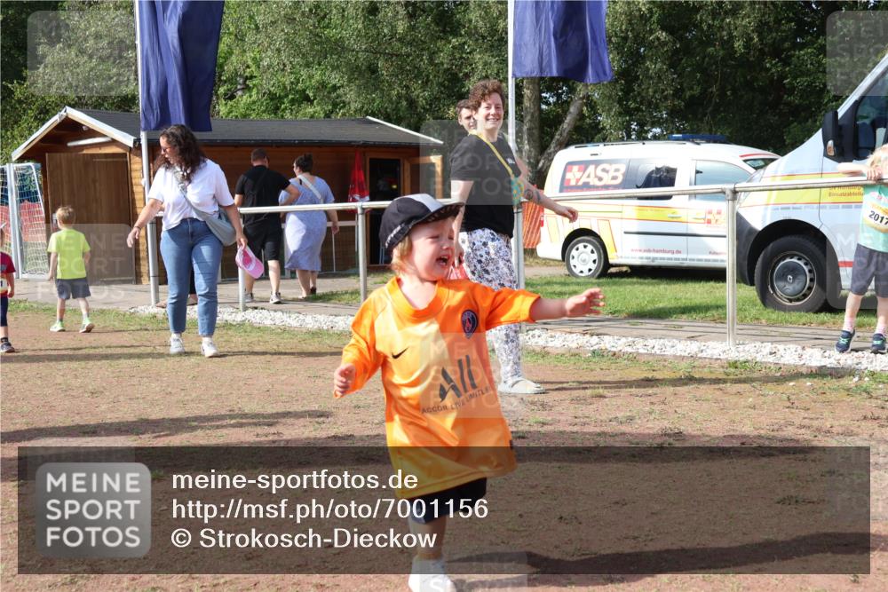 08.09.2024 - Airport Race Strokosch-Dieckow http://msf.ph/oto/7001156 08.09.2024 11:16:48 Ziel  meine-sportfotos.de