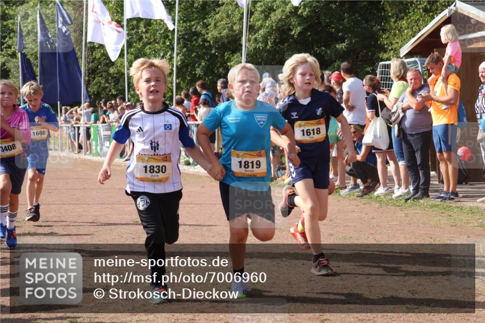 08.09.2024 - Airport Race Strokosch-Dieckow http://msf.ph/oto/7006960 08.09.2024 11:28:26 Ziel 1606, 1618, 1620, 1632, 1698, 1716, 1742, 1762, 1819, 1830, 1881, 1890, 3408 meine-sportfotos.de