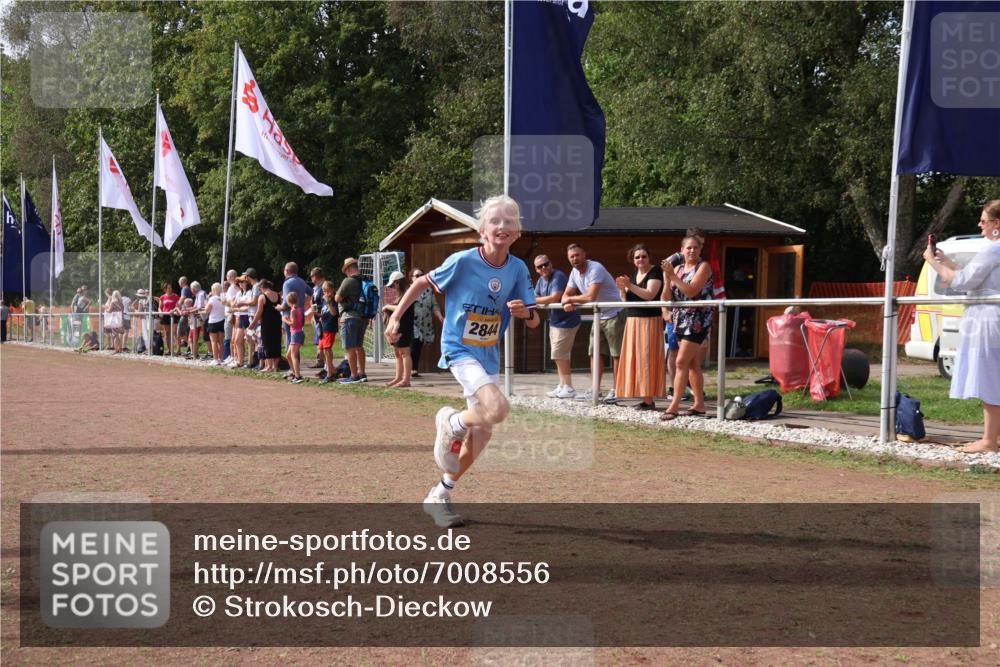 08.09.2024 - Airport Race Strokosch-Dieckow http://msf.ph/oto/7008556 08.09.2024 12:02:08 Ziel 585, 2844 meine-sportfotos.de