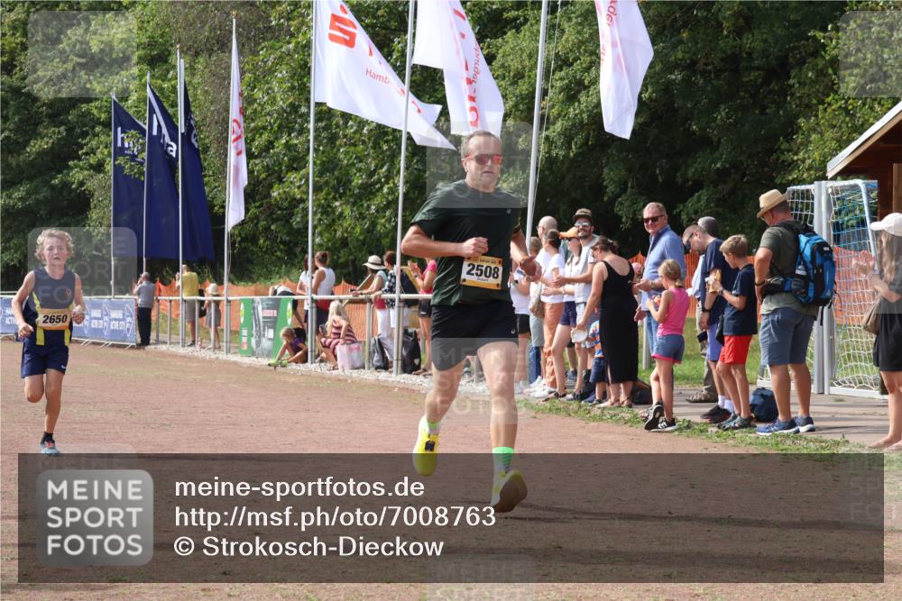 08.09.2024 - Airport Race Strokosch-Dieckow http://msf.ph/oto/7008763 08.09.2024 12:02:18 Ziel 2508, 2650, 2669 meine-sportfotos.de