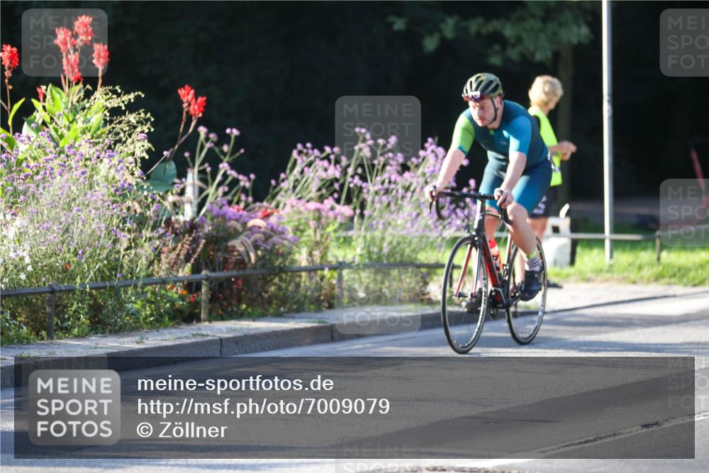 08.09.2024 - Stadtparktriathlon Zöllner http://msf.ph/oto/7009079 08.09.2024 08:54:09 Radfahren 64, 69 meine-sportfotos.de
