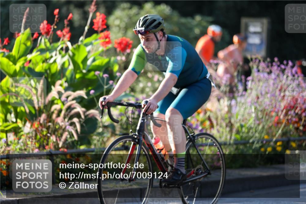 08.09.2024 - Stadtparktriathlon Zöllner http://msf.ph/oto/7009124 08.09.2024 08:54:10 Radfahren 64, 69 meine-sportfotos.de