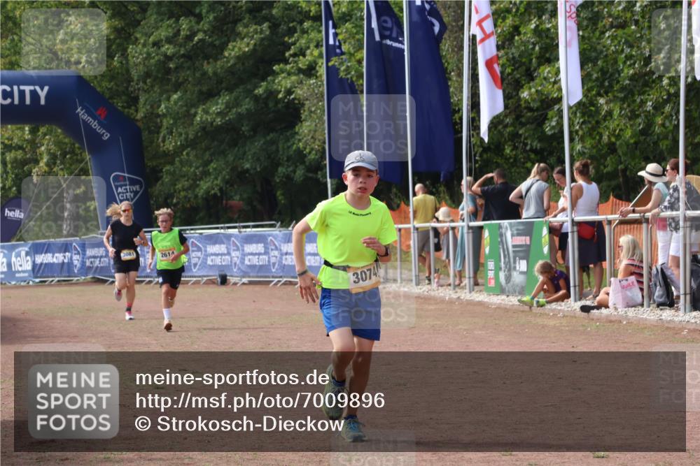 08.09.2024 - Airport Race Strokosch-Dieckow http://msf.ph/oto/7009896 08.09.2024 12:03:11 Ziel 2614, 3074, 3081 meine-sportfotos.de