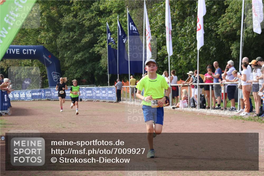 08.09.2024 - Airport Race Strokosch-Dieckow http://msf.ph/oto/7009927 08.09.2024 12:03:12 Ziel 2614, 3074, 3081 meine-sportfotos.de