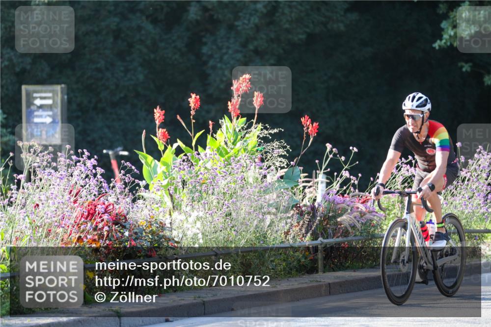 08.09.2024 - Stadtparktriathlon Zöllner http://msf.ph/oto/7010752 08.09.2024 09:00:53 Radfahren 6, 14, 17, 64 meine-sportfotos.de
