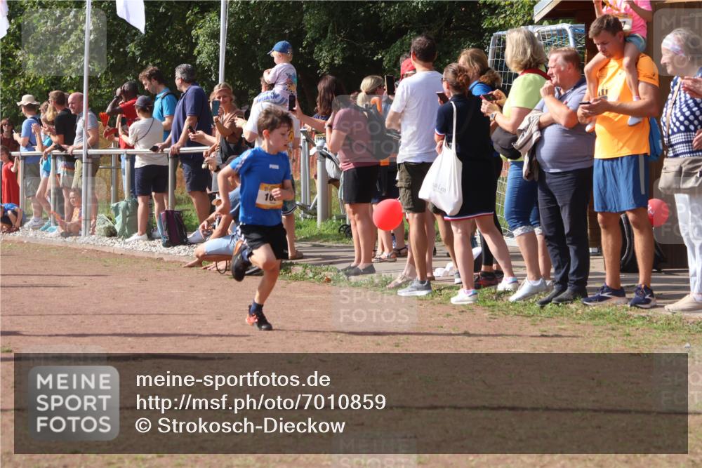 08.09.2024 - Airport Race Strokosch-Dieckow http://msf.ph/oto/7010859 08.09.2024 11:29:49 Ziel 1634, 1665, 1673, 1681, 1712, 1720, 1728, 1775, 1814, 1836, 1841, 1842, 1844, 1868, 1879, 1903, 1925, 1928, 3409 meine-sportfotos.de
