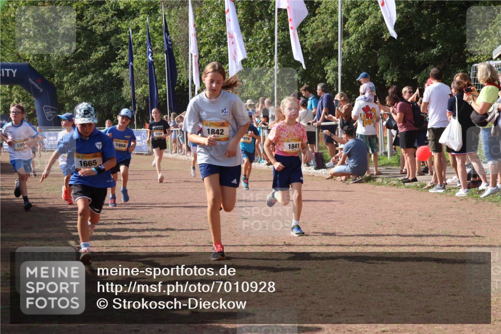 08.09.2024 - Airport Race Strokosch-Dieckow http://msf.ph/oto/7010928 08.09.2024 11:29:50 Ziel 1665, 1673, 1681, 1712, 1720, 1728, 1775, 1814, 1841, 1842, 1844, 1868, 1879, 1903, 1925, 1928, 3409 meine-sportfotos.de