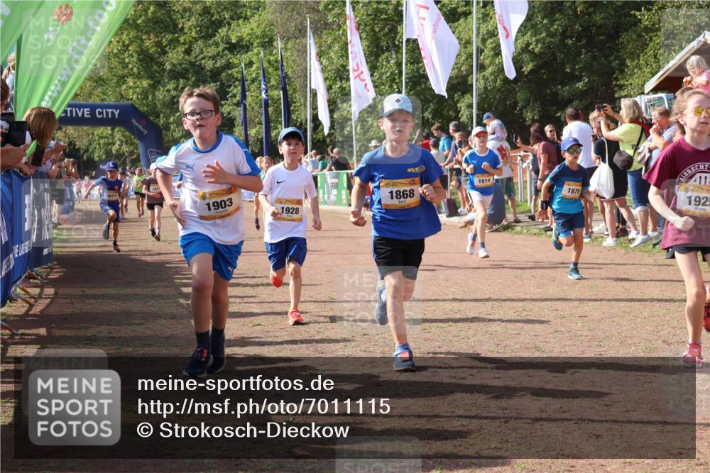 08.09.2024 - Airport Race Strokosch-Dieckow http://msf.ph/oto/7011115 08.09.2024 11:29:53 Ziel 1617, 1638, 1665, 1673, 1681, 1712, 1720, 1775, 1810, 1814, 1837, 1841, 1842, 1851, 1868, 1879, 1903, 1925, 1928, 3409 meine-sportfotos.de